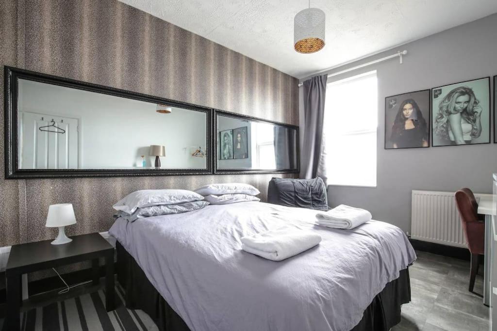 Large Modern Apartment With Garden Sleeps 10 Guests Londres Extérieur photo